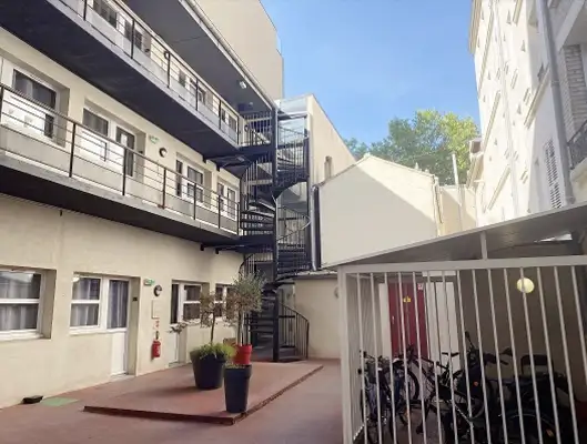 Résidence Léopold Mourier foyer des jeunes cuisiniers à Clichy (92) chambre bâtiment B